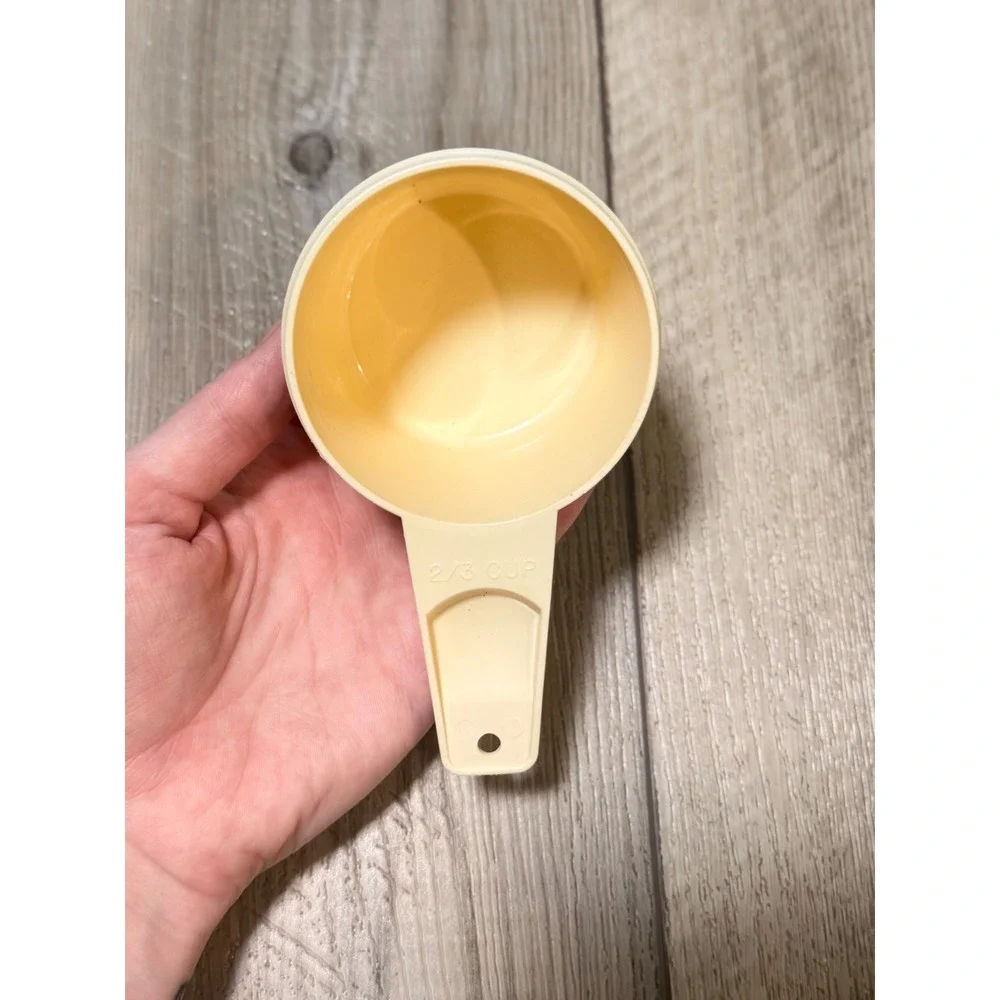 Tupperware Vintage Harvest Gold Measuring Cup Set 6 Piece Nesting Retro 1970s